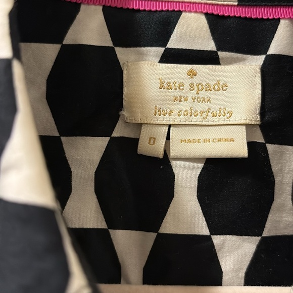 Kate Spade women’s size 0 Black and White Geometric button down - 100% cotton - Picture 2 of 7